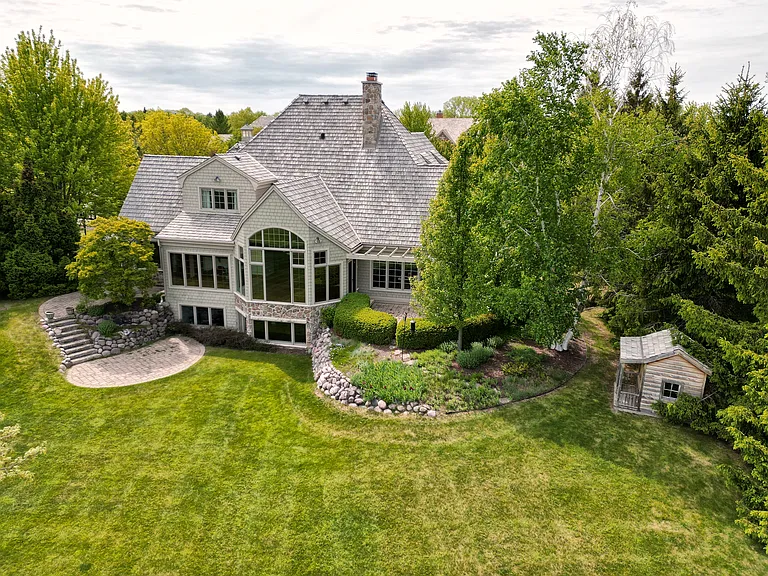 11560 N Canterbury Dr — Photo 47