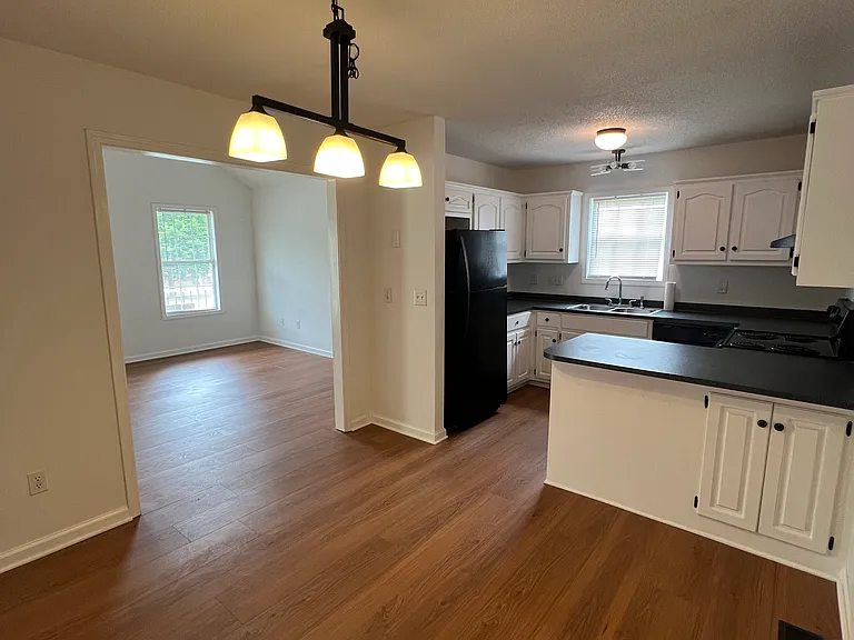 114 Webbs Mill Dr — Photo 6