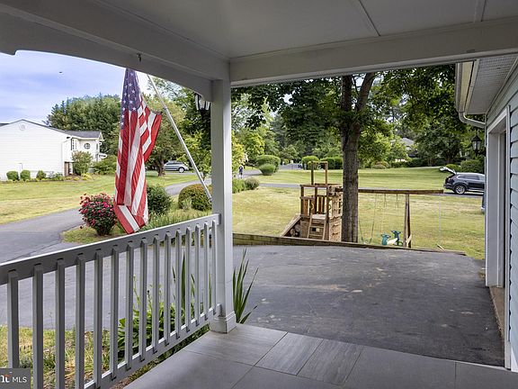 4th image of 900 Cantle Ln