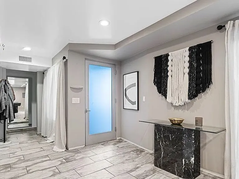 615 6th Ave #1/2 — Photo 33