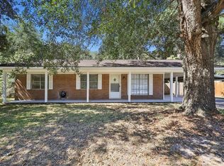 321 Pinewood Dr, Silsbee, TX 77656