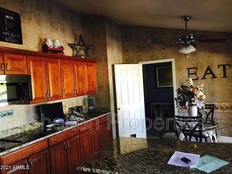9418 W Tonto Ln — Photo 5
