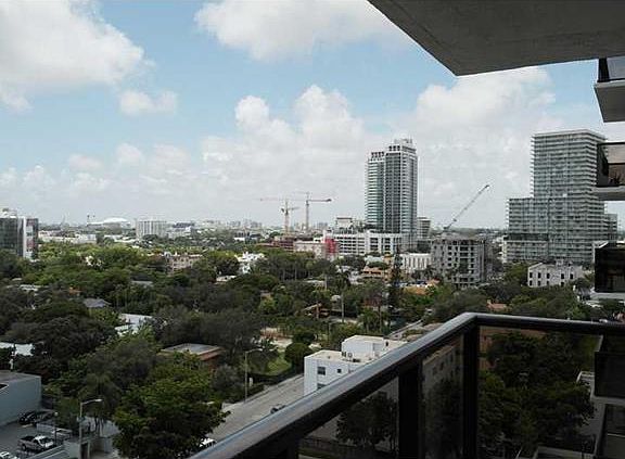 4th image of 600 NE 36th St APT 1217