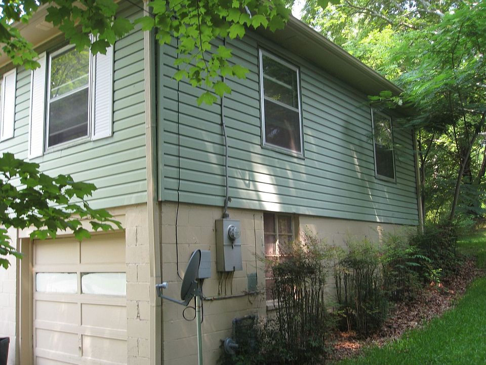 2nd image of 417 Valley Rd