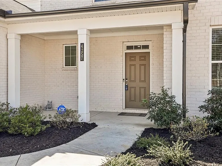 4257 Freight St — Photo 2