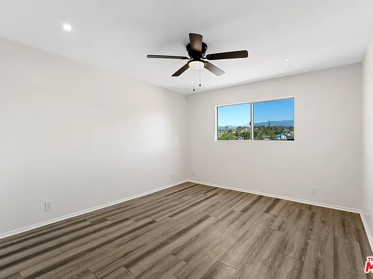5870 Benner St #304 — Photo 11