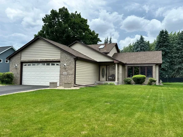 9810 Juniper St NW, Coon Rapids, MN 55433