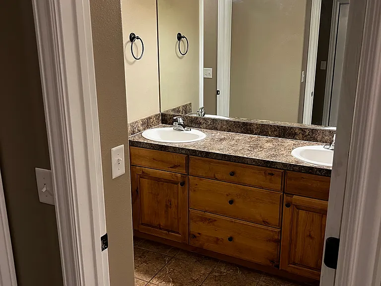 2527 Eagle Dr #TOWNHOUSE — Photo 9