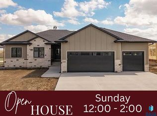 6505 Fieldview St, Sioux Falls, SD 57110