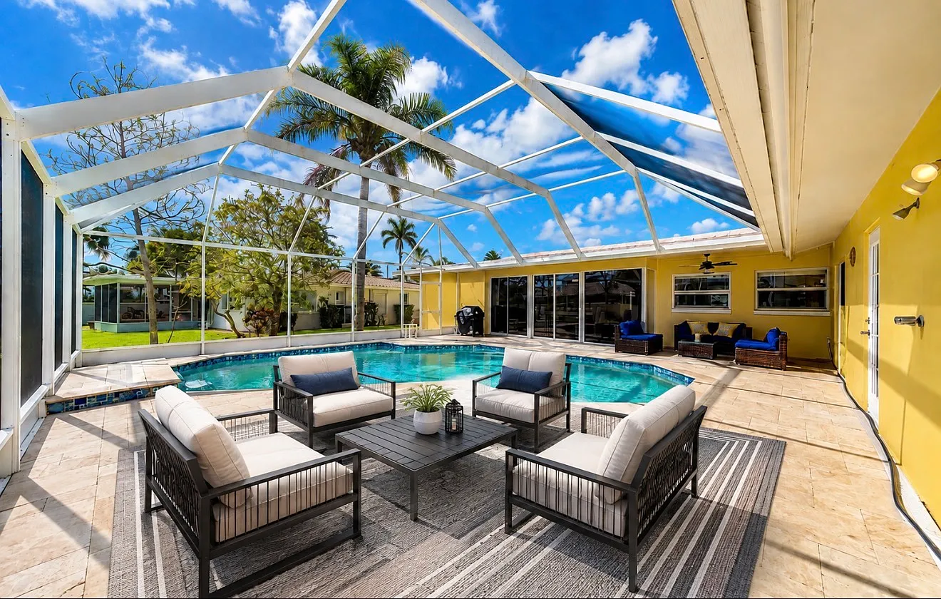 4 bed, 2197 sqft, $5,599 — Photo 3