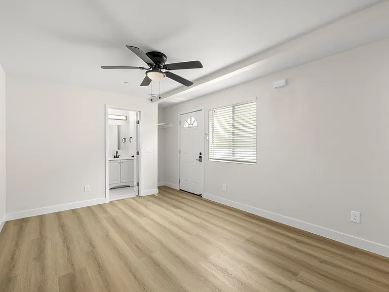 4438 Wilson Ave — Photo 6