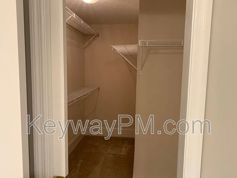 4890 Somerset Dr — Photo 21