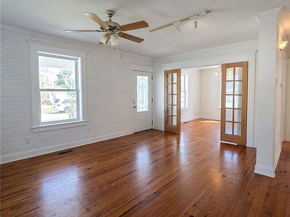 4th image of 200 Claiborne Ct