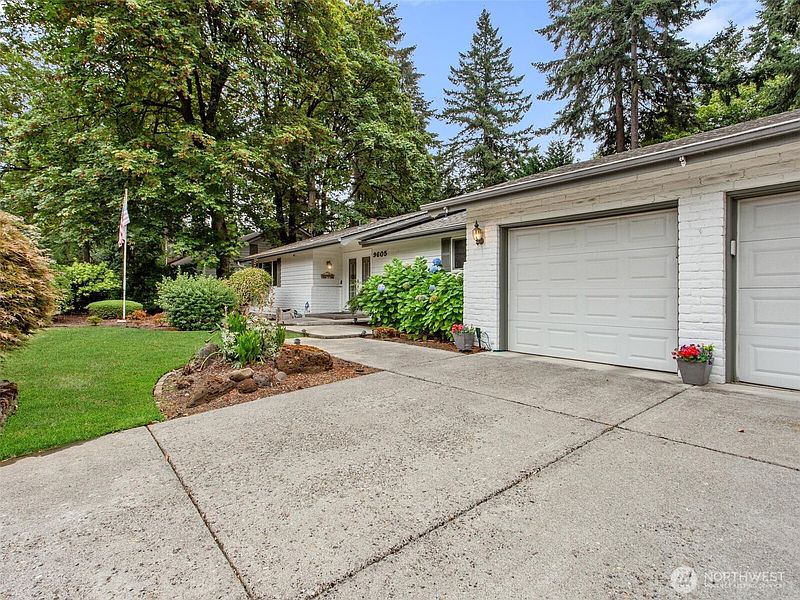 3rd image of 9605 SE 13th Street