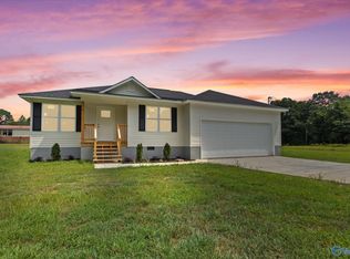 53 Sand Rock Ln, Albertville, AL 35950