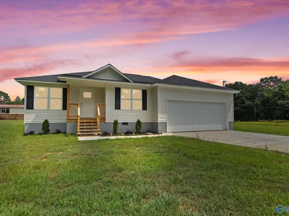 53 Sand Rock Ln, Albertville, AL 35950