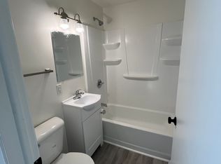 13400 Gibraltar Rd #1, Rockwood, MI 48173