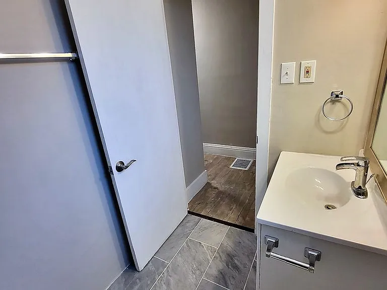 1407 Virginia Ave — Photo 18