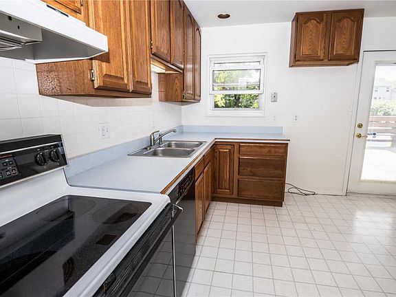3rd image of 10920 Mugan Dr