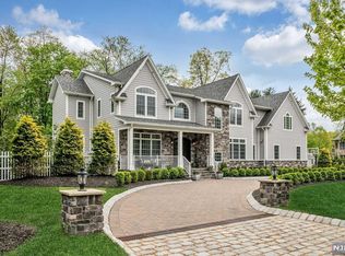 123 Maple St, Haworth, NJ 07641