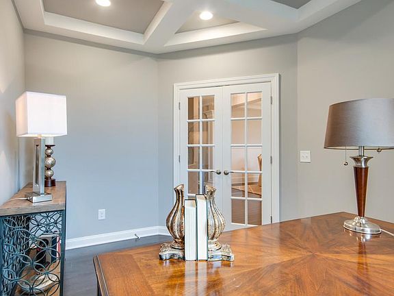5th image of 19 Elliott Cir #94