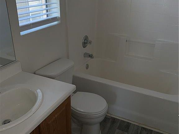 5th image of 2572 Velez Valley Way