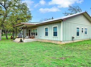 1811 N Llano St, Fredericksburg, TX 78624