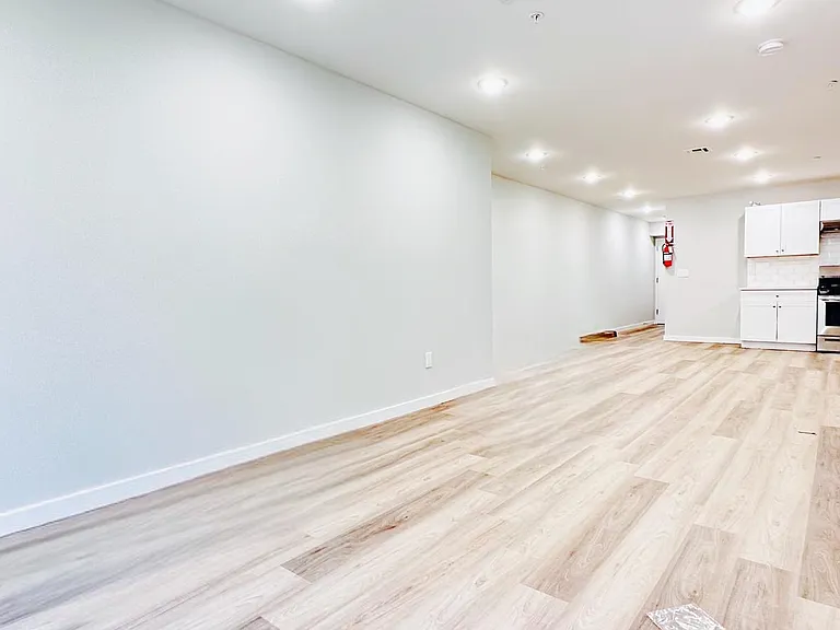 204 Rosa Parks Blvd #3 — Photo 3