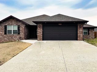 832 Saratoga Rd, Willard, MO 65781