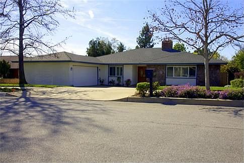 1st image of 2647 Bonnie Brae Ave