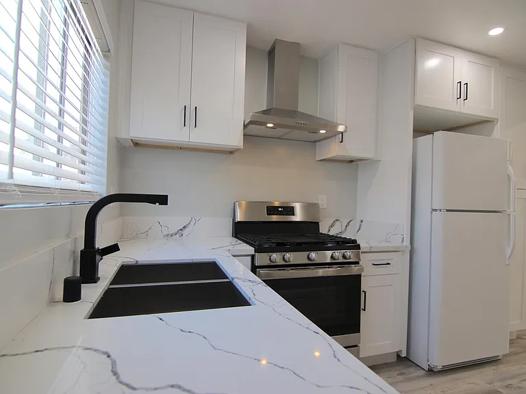 120 Roswell Ave #12 — Photo 55