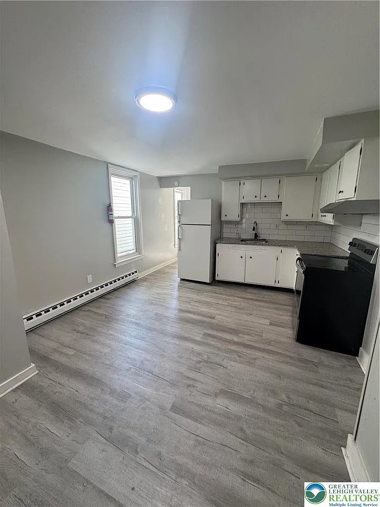 Building Photo - 303 E Union St #1