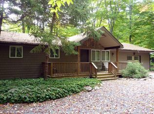 190 Sweet Briar Rd, Pocono Pines, PA 18350