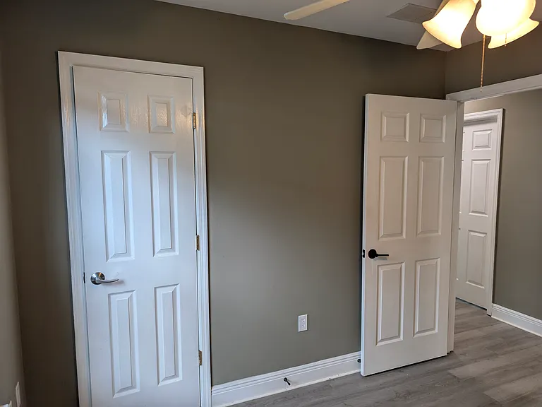 3327 Golden Rain Dr — Photo 10