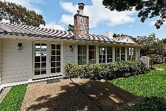 Front :: 37 Vista Clara