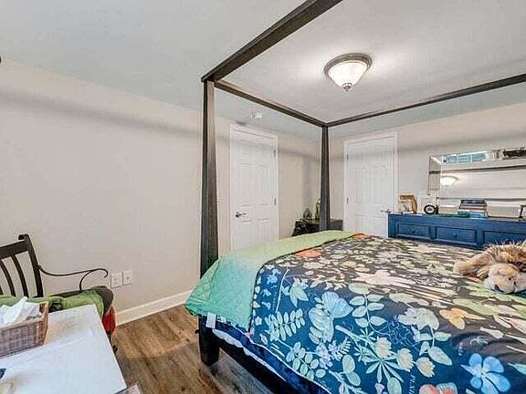 5th image of 945 Burnt Chimney Rd