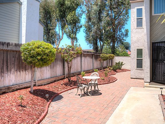 2nd image of 5868 Portobelo Ct