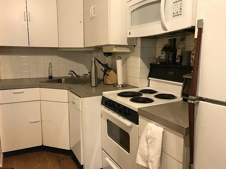 43 Grove St #2 — Photo 2
