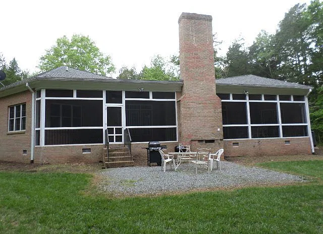 3 bed, 2.0 bath, $2,000 — Photo 2