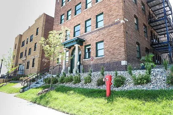 Flats on Howard — Photo 45