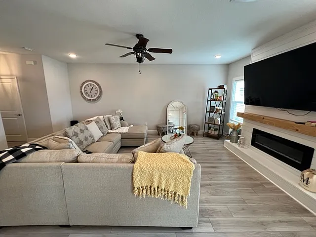 519 Chandler Dr — Photo 4