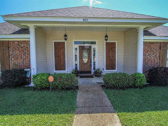 5th image of 801 Pin Oak Pl