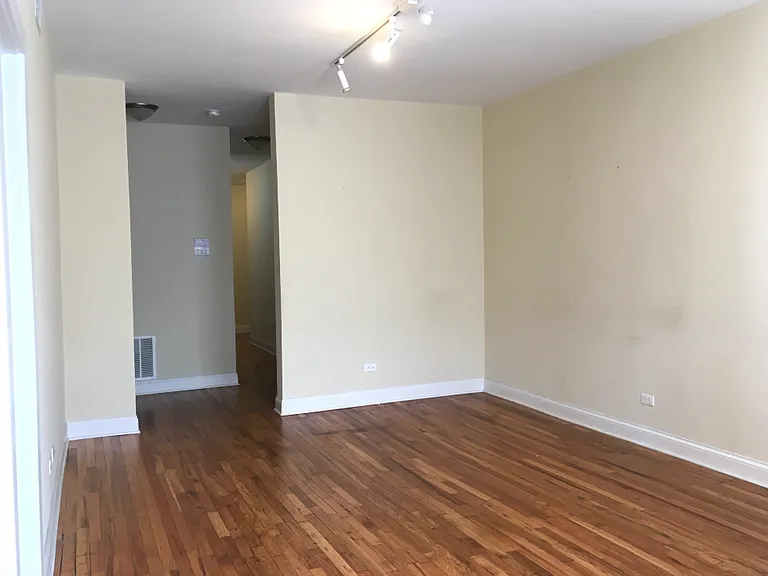 3216 W Argyle St #3 — Photo 9