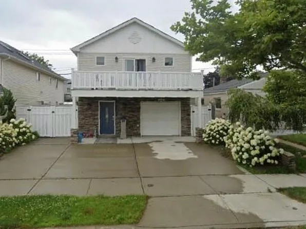 452 E Chester St, Long Beach, NY 11561