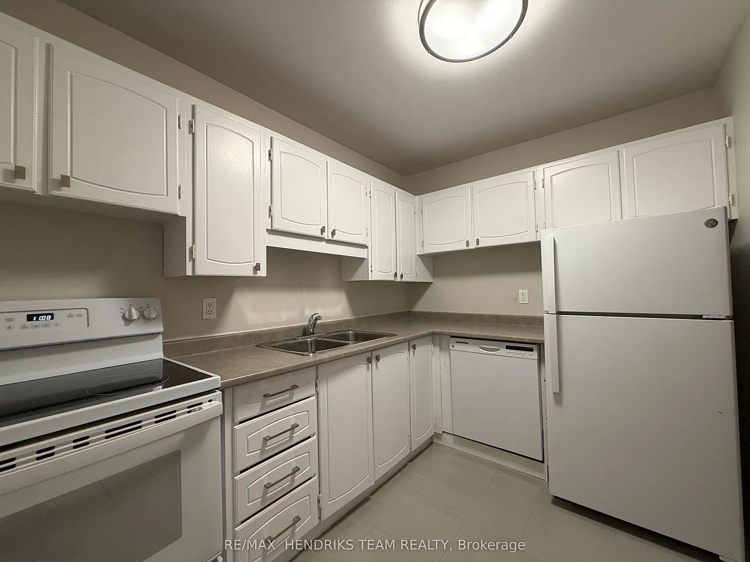 2 bed, $2,165 — Photo 2