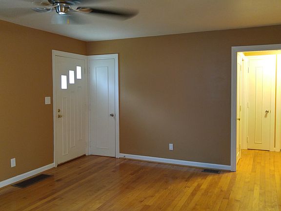 3rd image of 7 Apple Lane Dr