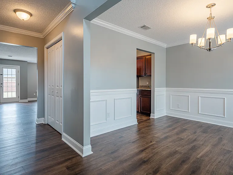 717 Highgrove Ct — Photo 6