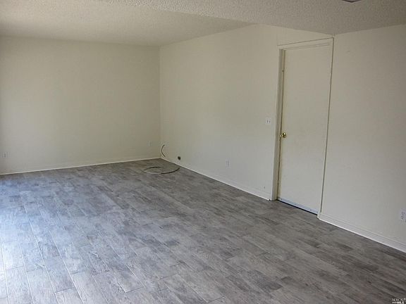 5th image of 177 Fairoaks Dr