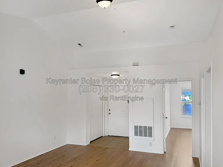 2111 E White Oak Ct #201 — Photo 17
