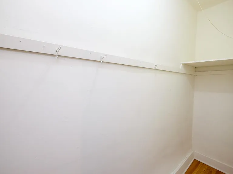 Pleasant Avenue Apartments — Photo 11